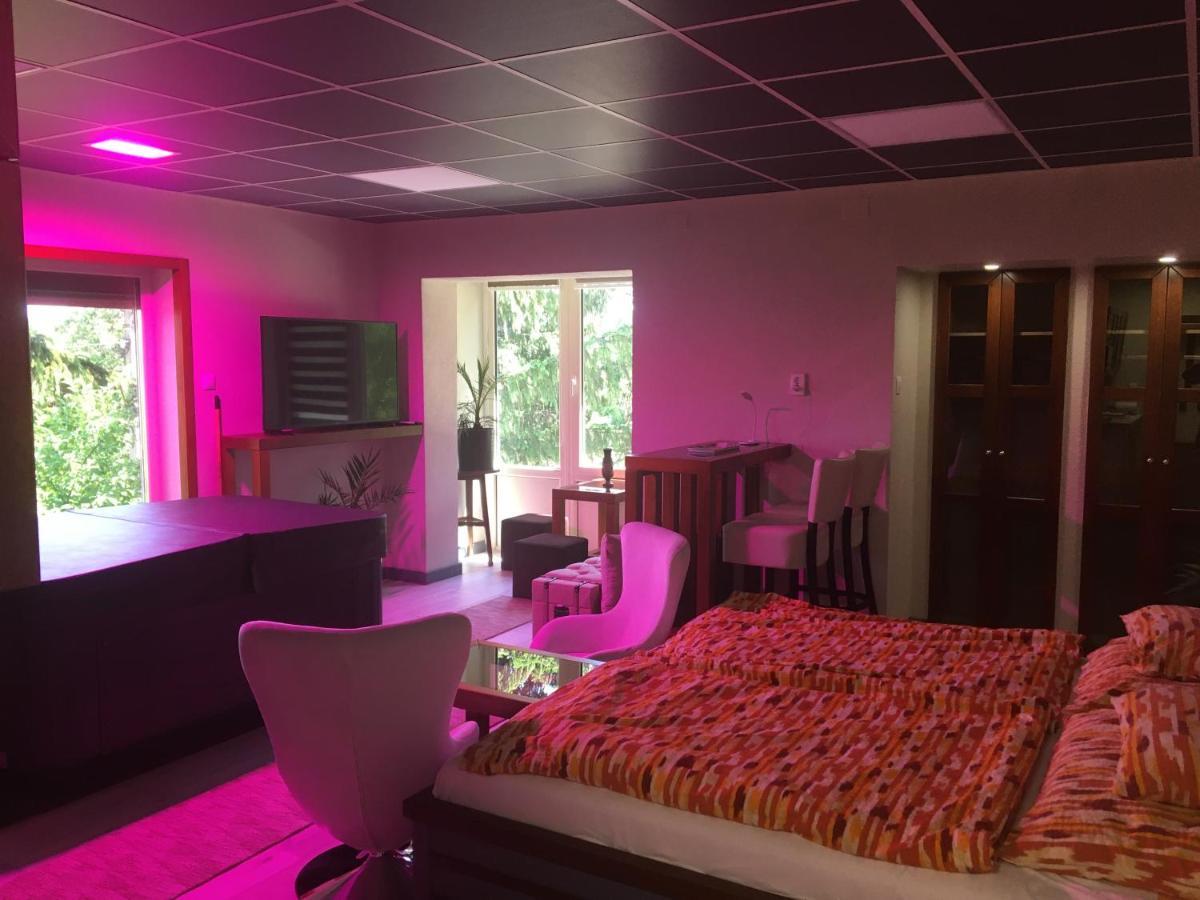 Aparthotel E 14 à Berekfürdő Extérieur photo