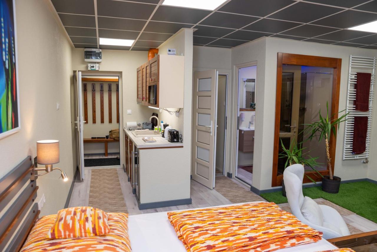 Aparthotel E 14 à Berekfürdő Extérieur photo