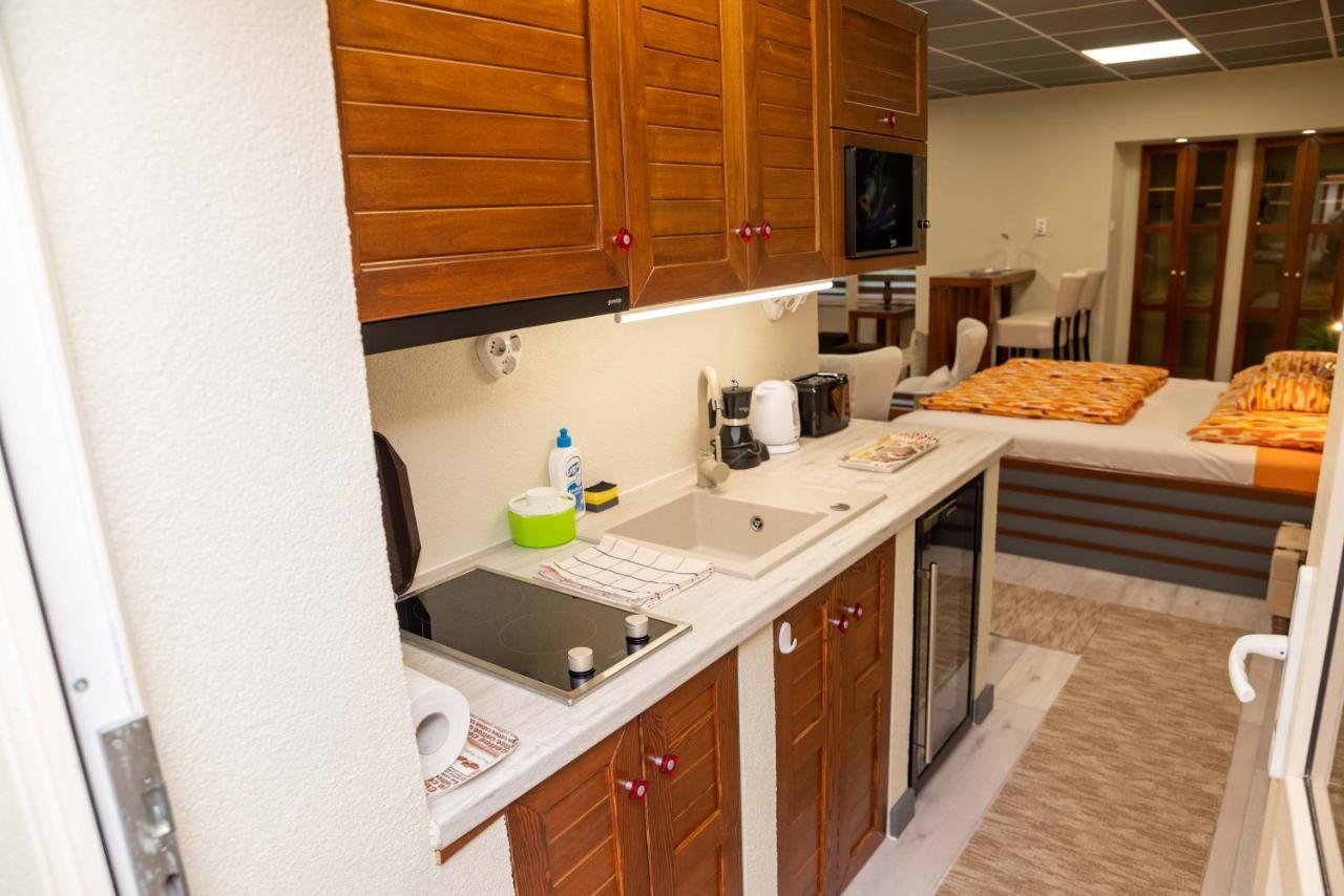 Aparthotel E 14 à Berekfürdő Extérieur photo