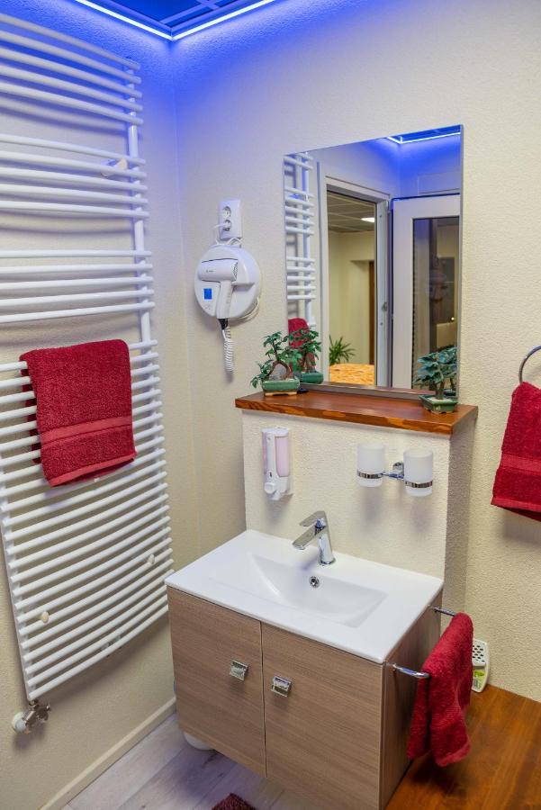 Aparthotel E 14 à Berekfürdő Extérieur photo