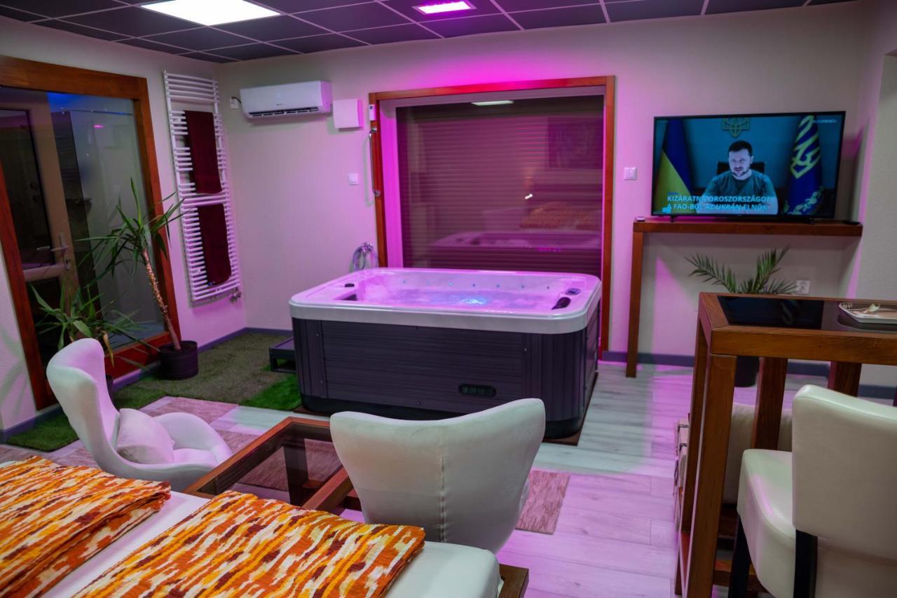 Aparthotel E 14 à Berekfürdő Extérieur photo