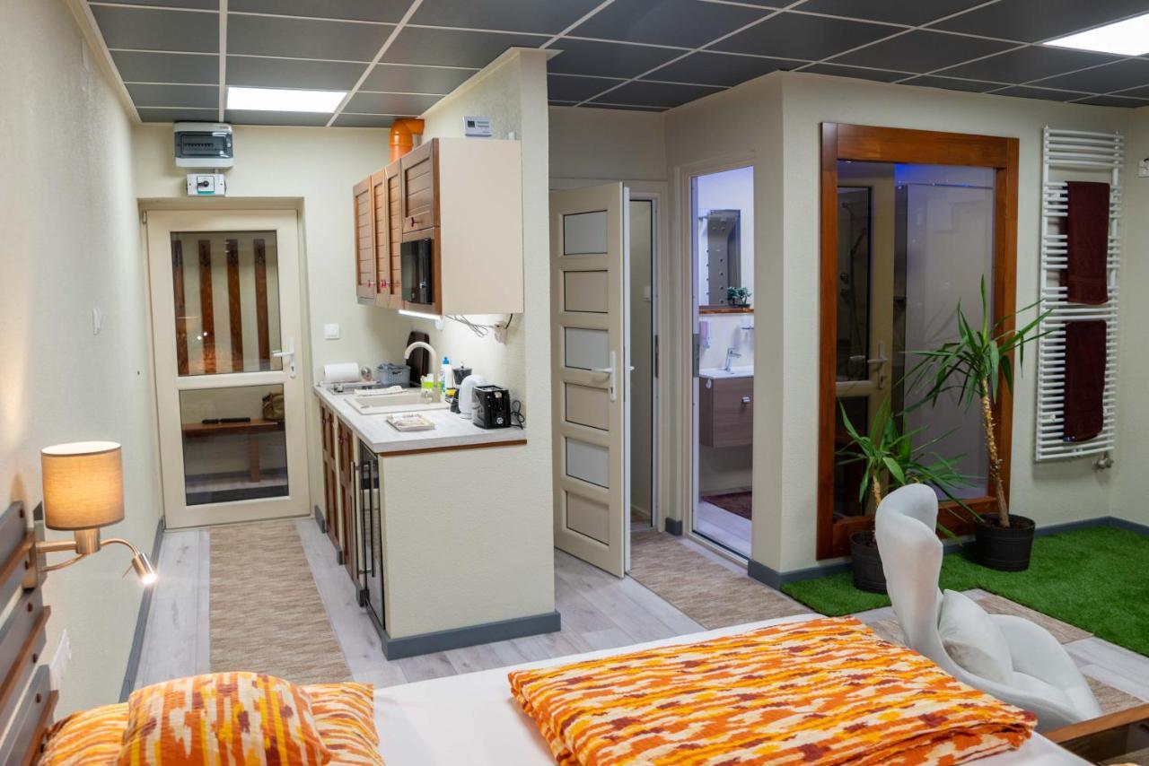 Aparthotel E 14 à Berekfürdő Extérieur photo